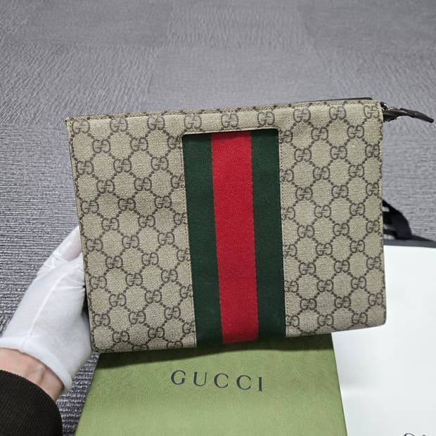 [특가][정품] 구찌 시그니처 웹삼선 클러치백