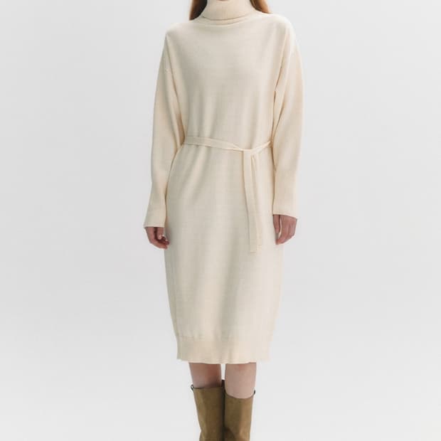 마리끌레르 터틀넥 니트 원피스 55사이즈 (새상품)