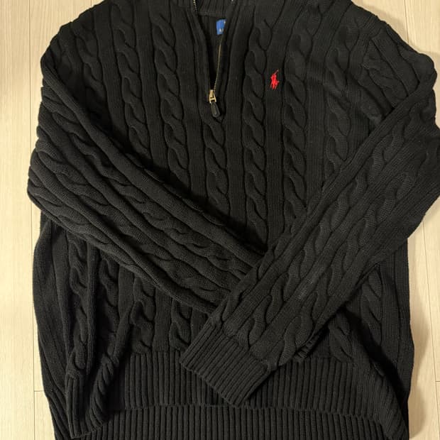 폴로 반집업 니트