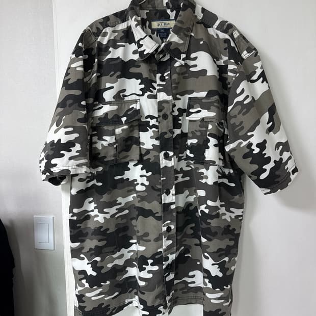 Pj mark 화이트카몰라쥬 반팔셔츠