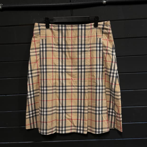 Burberry 스커트