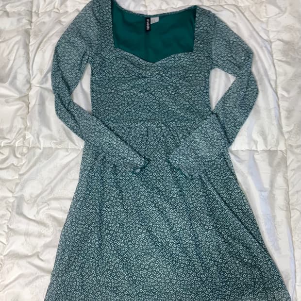 DIVIDED BY H&M 디바이디드 에이치앤엠 폴리 플라워 원피스