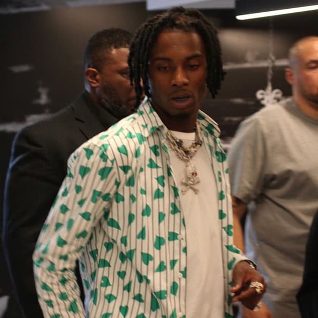 [46] JW앤더슨 스트라이프 하트 패턴 셔츠 - 플레이보이카티 착용