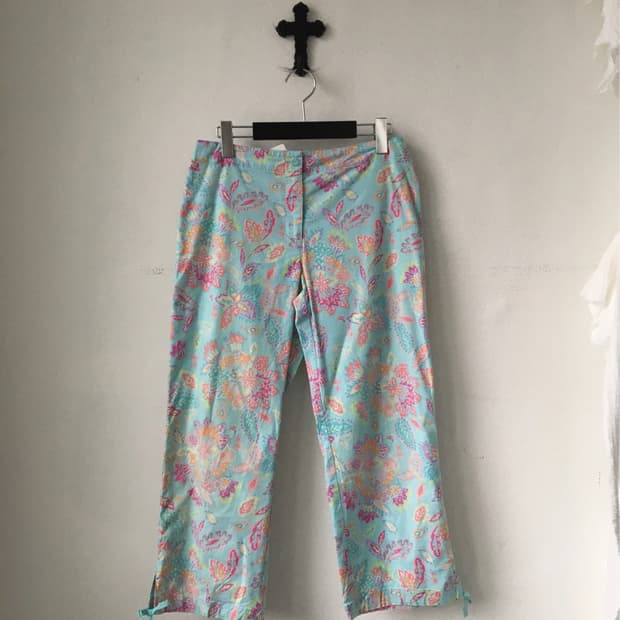 Paisley pattern capri pants