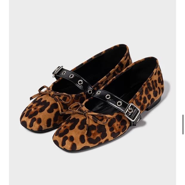 [2회 착용] khiho 기호 버클 스트랩 발레리나 플랫_원가 19.8