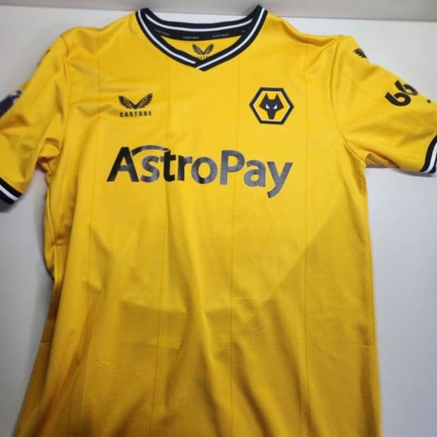 울버햄튼 황희찬 유니폼