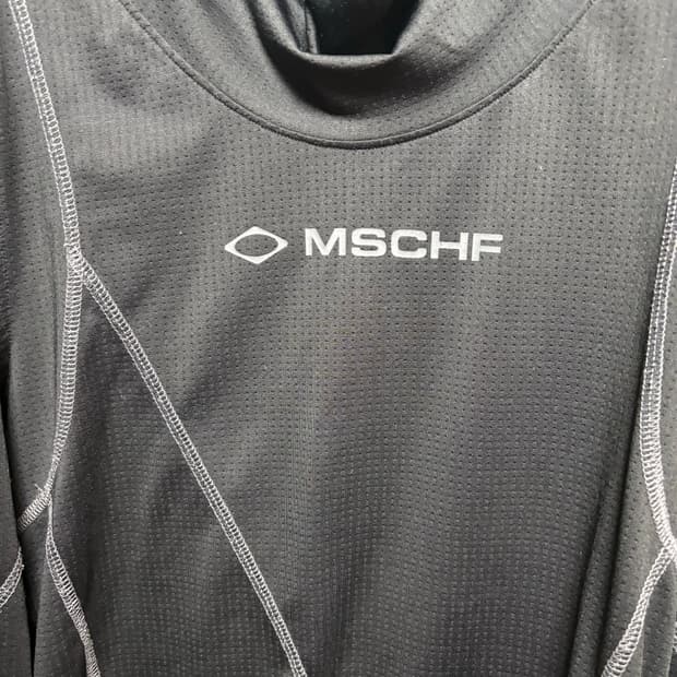 미스치프 드레이프 터틀넥 m사이즈 판매합니다