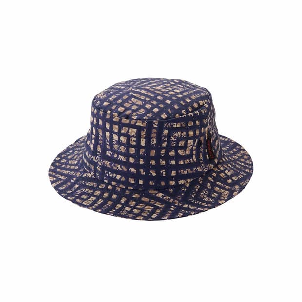 새상품 그라미치 나일론 패커블 버킷 바틱 네이비 