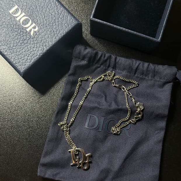 DIOR Oblique 펜던트 목걸이