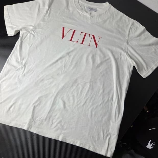 발렌티노 VLTN 반팔 티셔츠 화이트