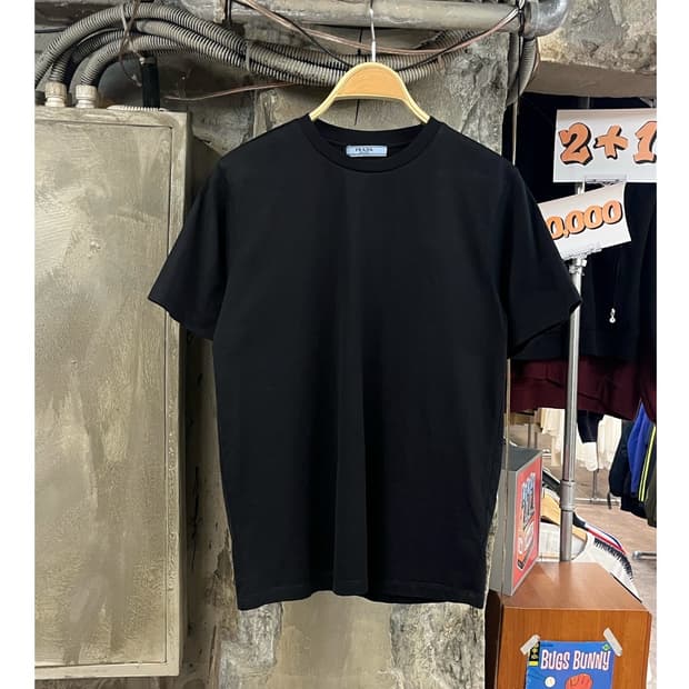 프라다 베이직 반팔티 블랙 M #csz3727