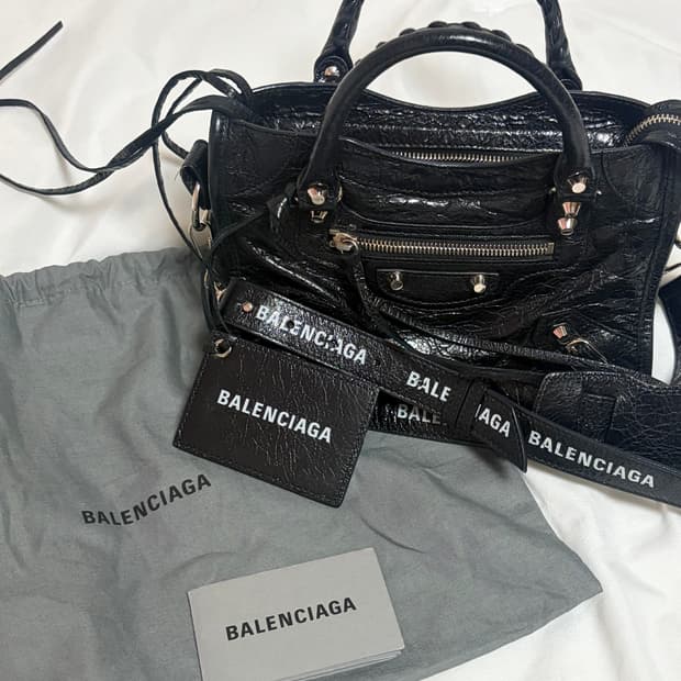 발렌시아가 모터백 미니 [레터링 스트랩]