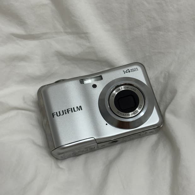 FUJIFILM AV150 