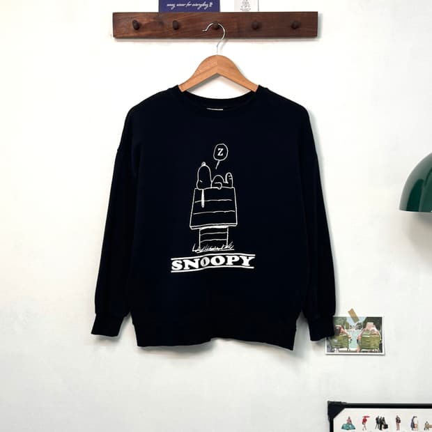 Peanuts Black Sweatshirt/T109