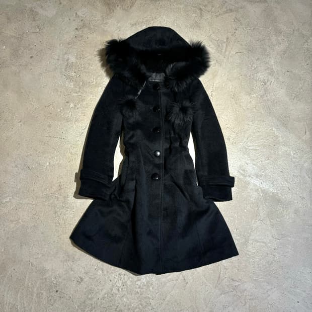 후드 퍼 트림 폼폼 블랙코트