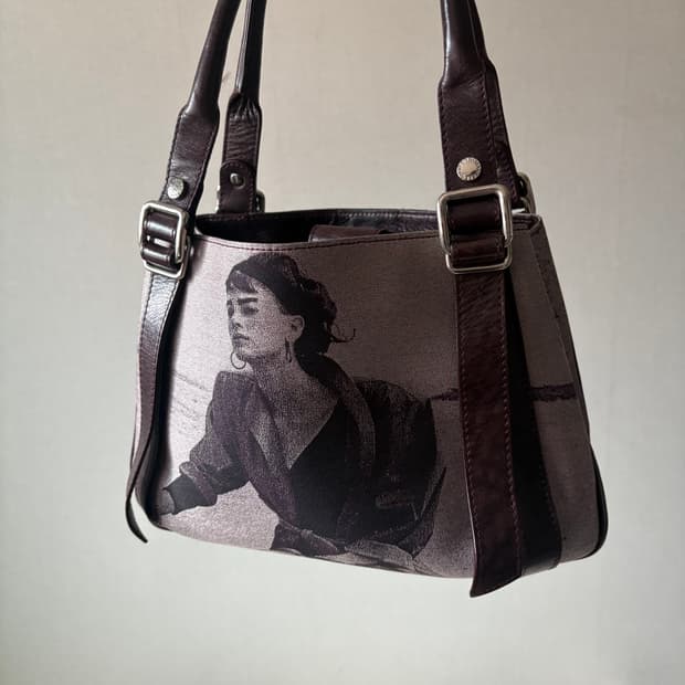 VARIELLA BURANI grapic tote bag