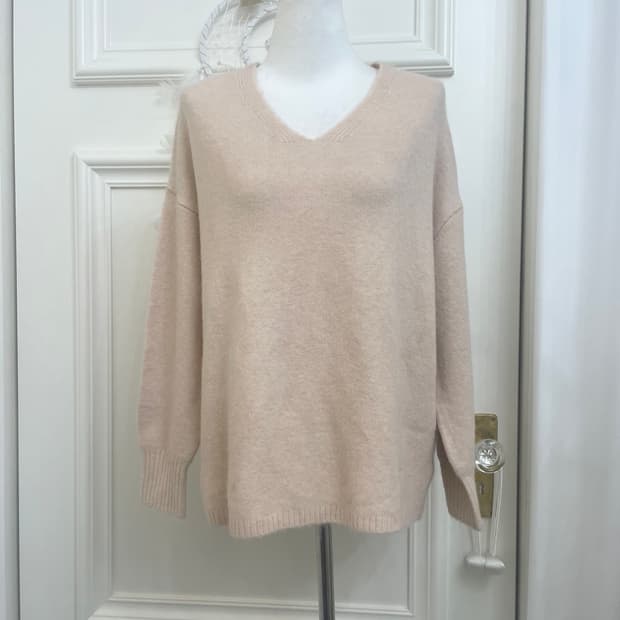 PREMIUM YARN sheer coral basic loose v-n