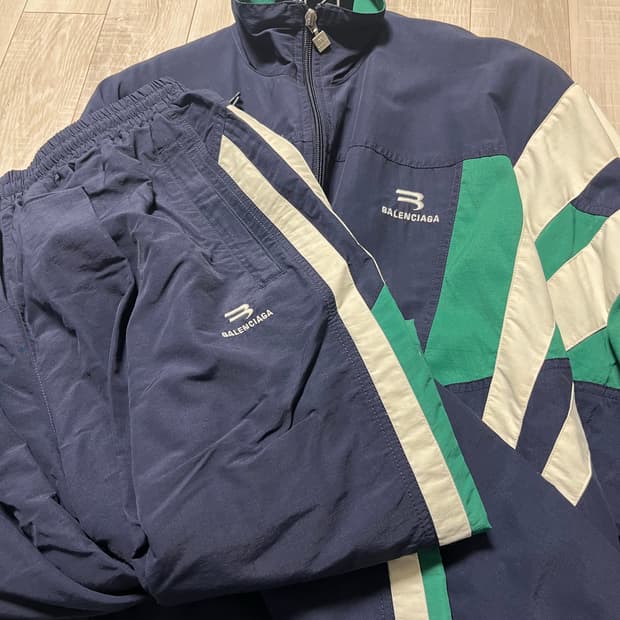 발렌시아가 스포티비 셋업 46.