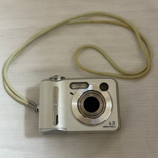 카시오 Casio QV-R40 디지털카메라 디카