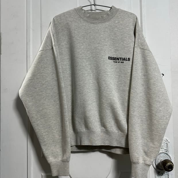 에센셜 피어오브갓 맨투맨