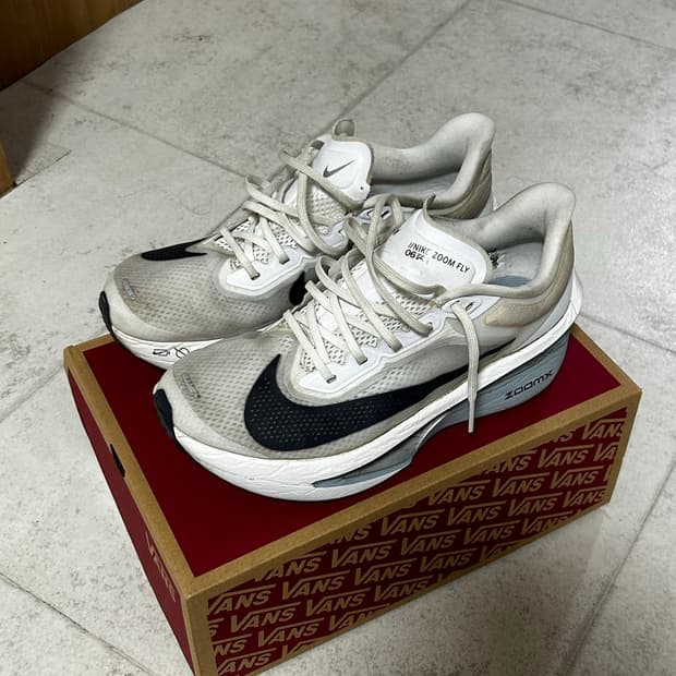 [255] 나이키 줌플라이6 러닝화