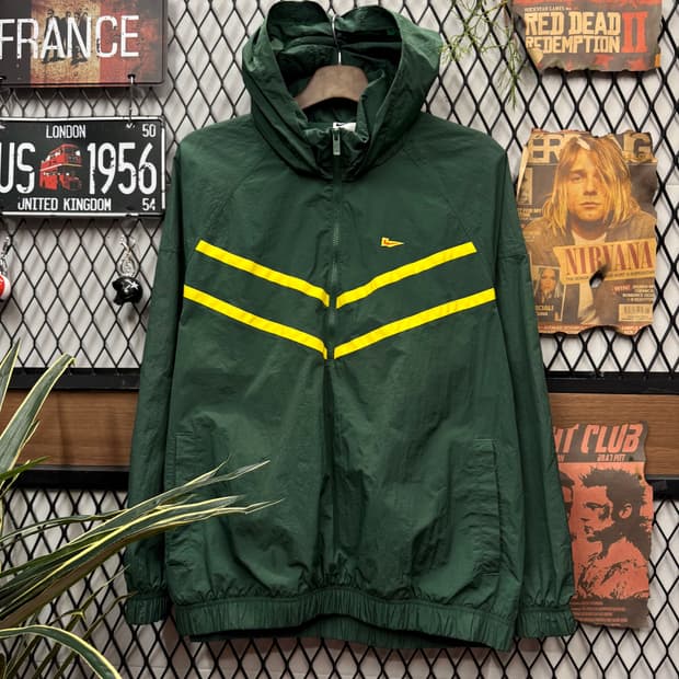 나이키 바람막이 후면 레터링 로고 포인트 옐로우그린 배색