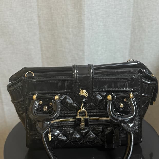 버버리 블랙 퀼팅 토트백