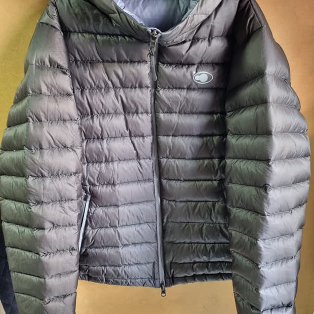 에이이에이이 경량패딩 