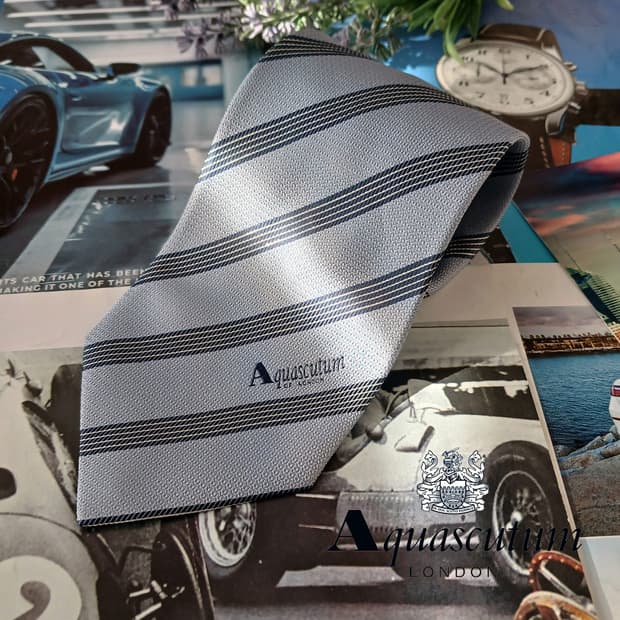 아쿠아스큐텀 스트라이프 로고 자카드 넥타이 9.5cm A등급 A19165