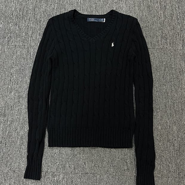 폴로 브이넥 케이블 니트 
