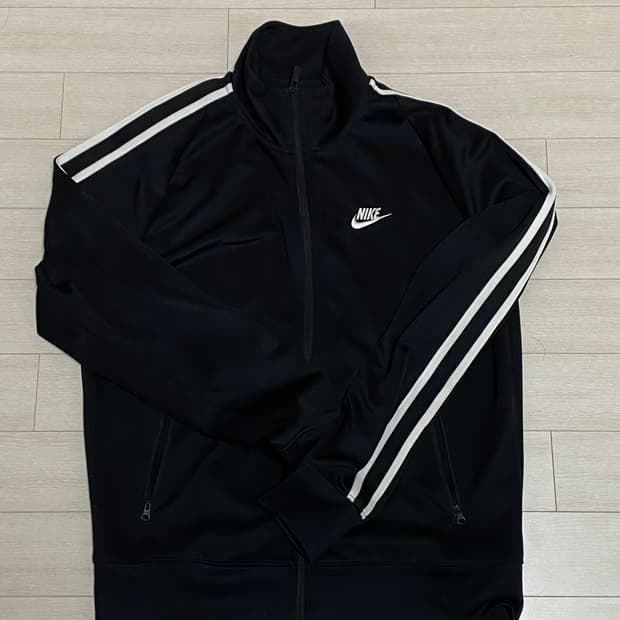 나이키 트랙탑 m