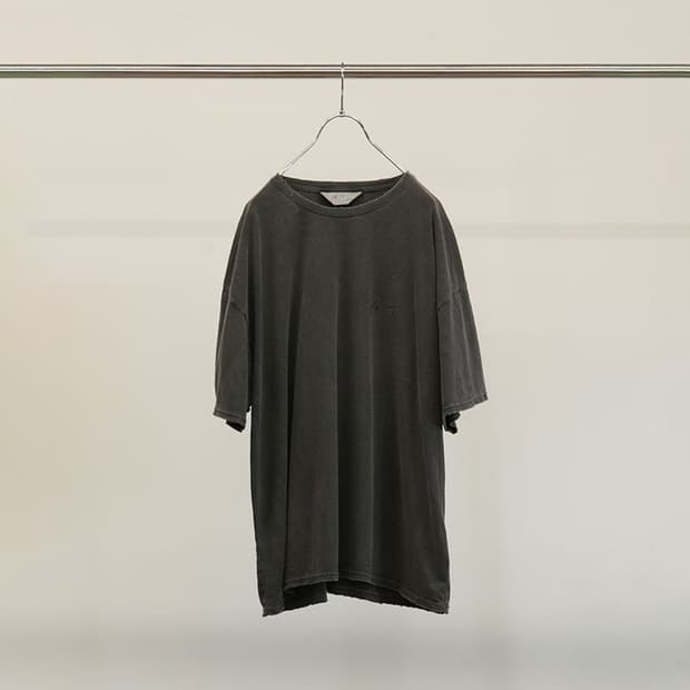 안셀름 Embroidery Dyed T-shirt "Black"