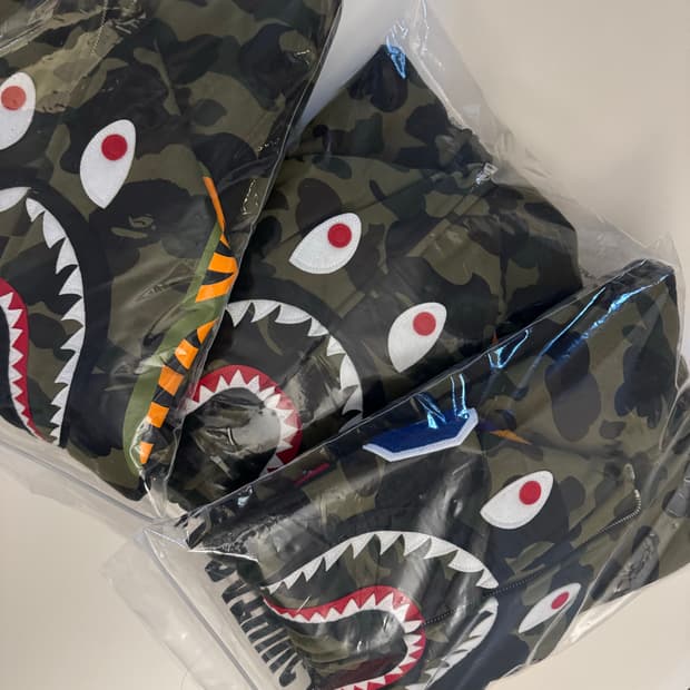 [M] 베이프 샤크 후드집업 아미그린