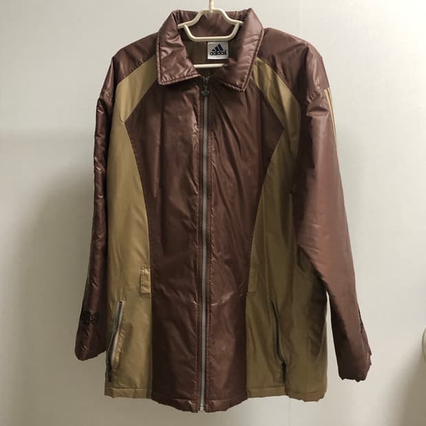 아디다스 브라운 경량패딩