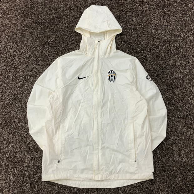 나이키 00s 유벤투스 화이트 바람막이 자켓