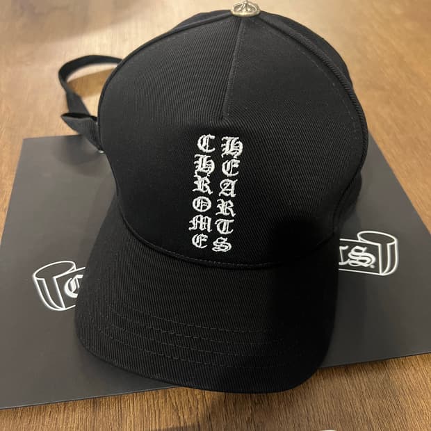 크롬하츠 버티컬 모자