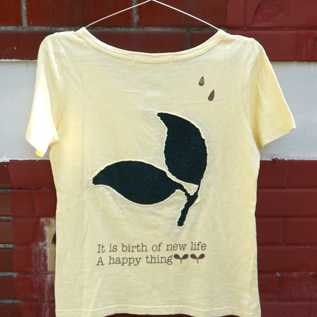 VINTAGE YELLOW T