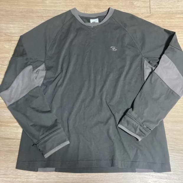 산산기어 파이핑 블락 롱슬리브 차콜