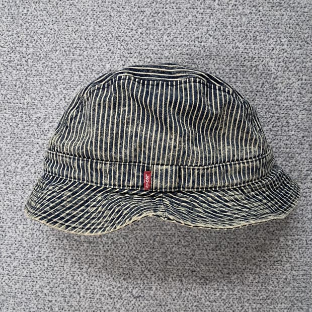 리바이스 버킷햇