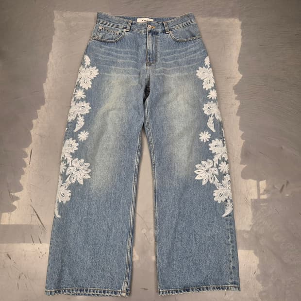KYSO 웨스턴 플라워 데님 팬츠
