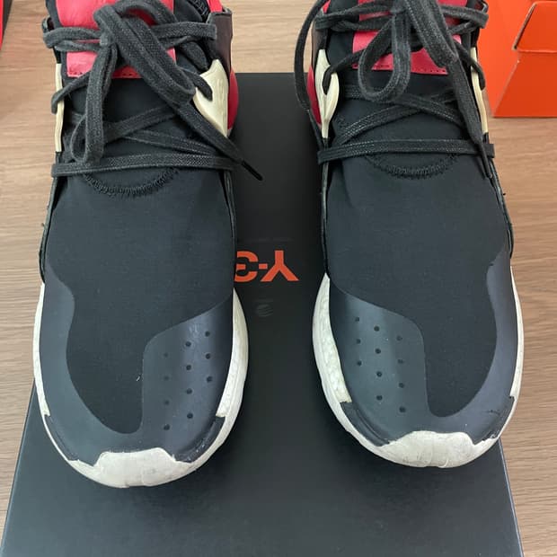 y3 boost qr