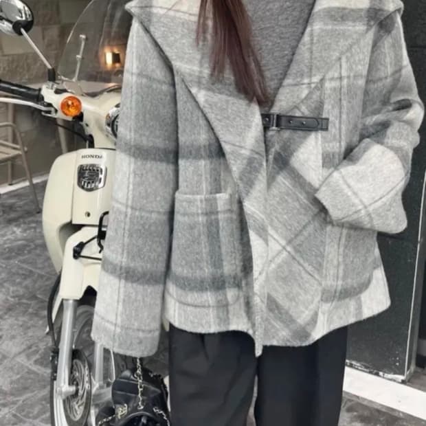 루흐 아디세떼흐 알파카코트(하엄지 후드하프코트)