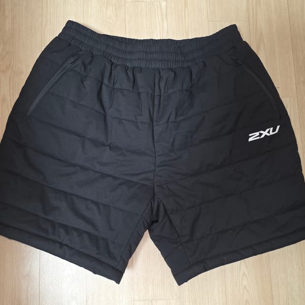 2XU 겨울 로드러닝 필수템 패딩 반바지 XL