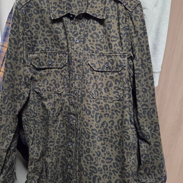 칼하트 카모셔츠