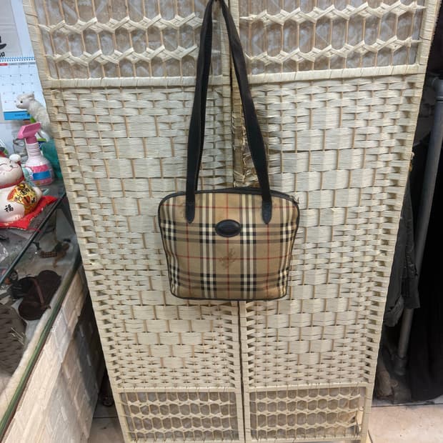 정품 버버리 노바체크 빈티지 쇼퍼백 팝니다