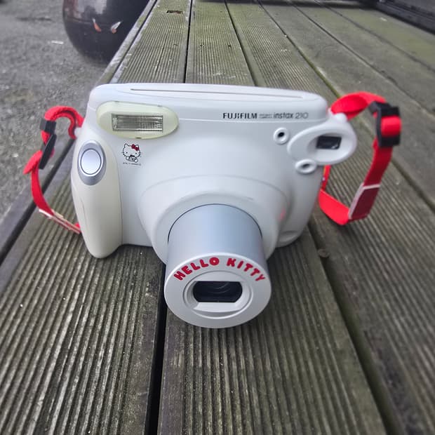 후지필름 인스탁스 210 헬로키티