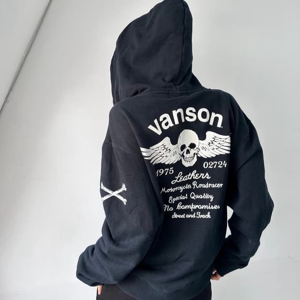 밴슨 스컬 아트워크 로고 프린팅 후드집업