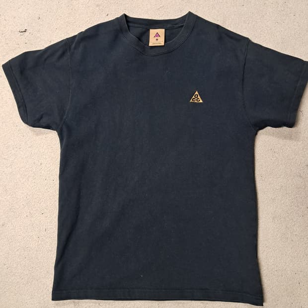 나이키 acg반팔티