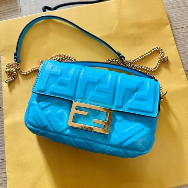 펜디 바게트백 정품 (시즌컬러)