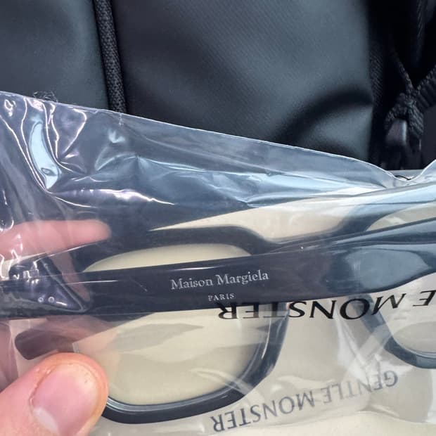 젠틀몬스터 마르지엘라 MM117 안경 팝니다